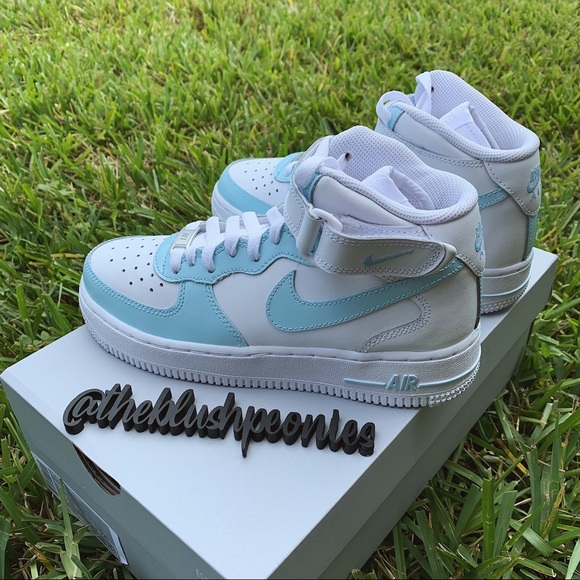 Nike Custom Painted Air Force 1 Mid - Powder Blue - Picture 3 of 13